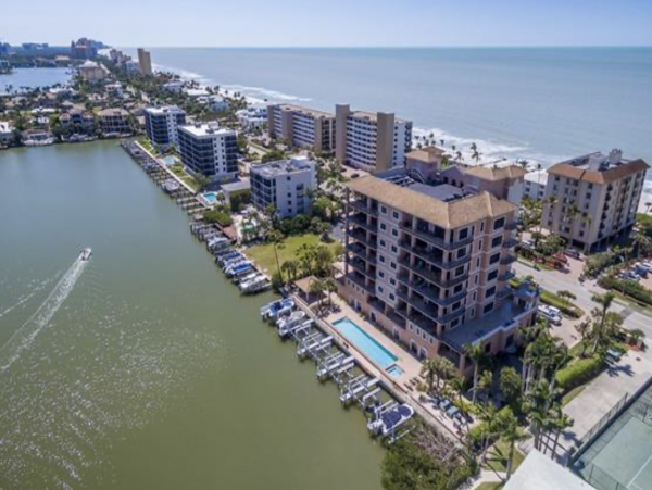 Three Bedroom Condo Sleeps 6 with Partial Gulf Views